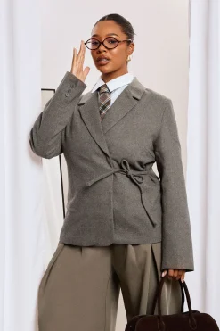 boohoo Blazer en laine Look à détails de cravate Plus<Femme Tailleurs|Blazers