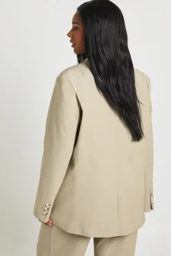boohoo Blazer Grande Taille à Boutons en Corne Oversize<Femme Tailleurs|Blazers