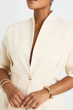 boohoo Blazer Grande Taille Cintré À Manches Courtes Avec Bouton Et Finitions<Femme Tailleurs|Blazers