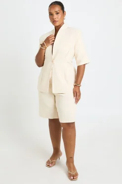 boohoo Blazer Grande Taille Cintré À Manches Courtes Avec Bouton Et Finitions<Femme Tailleurs|Blazers