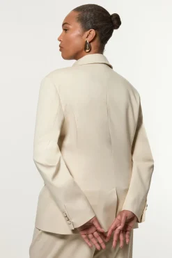 Blazer grande taille doux, structuré de manière travaillée, asymétrique et sur mesure à simple boutonnage