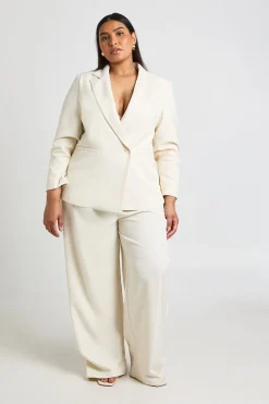 boohoo Blazer Grande Taille À Manches Volumineuses Et Détail Doré<Femme Tailleurs|Blazers