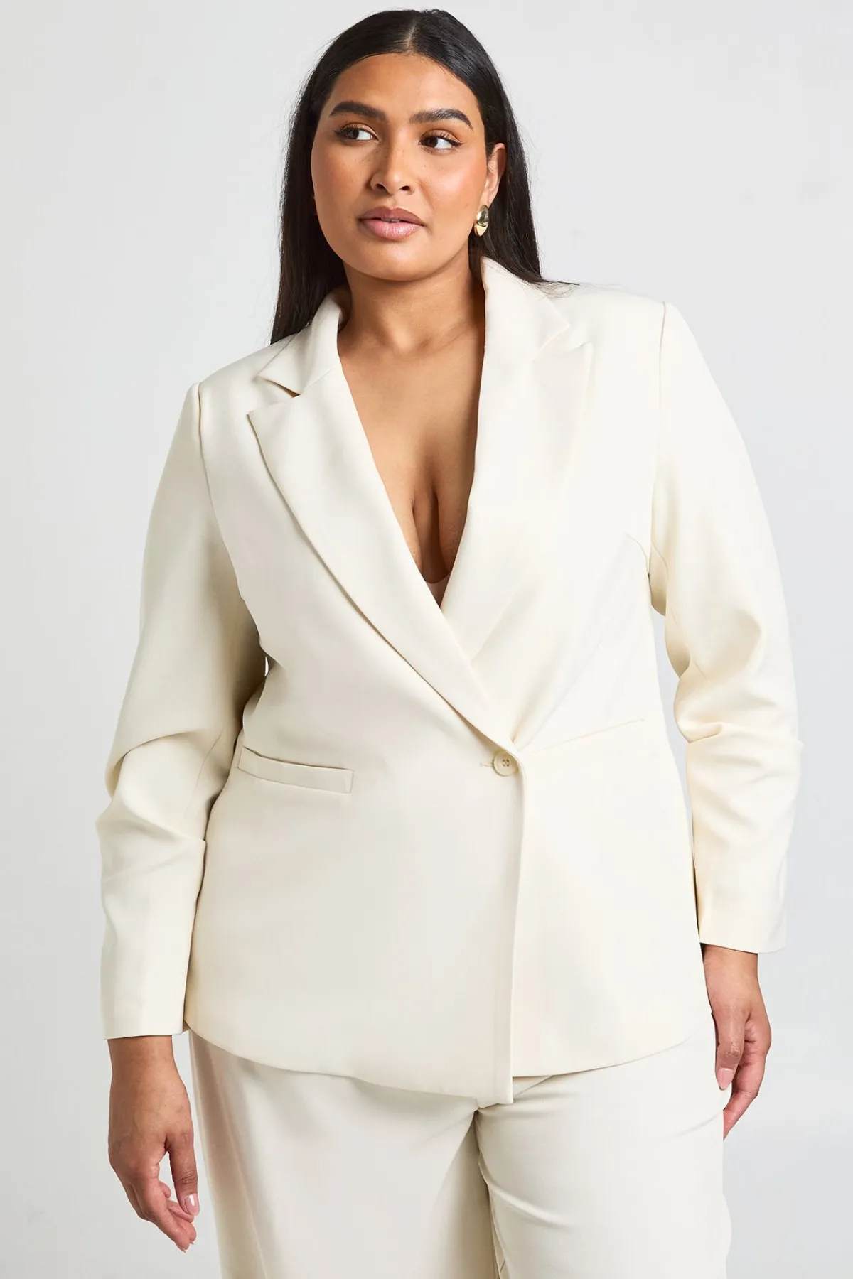 boohoo Blazer Grande Taille À Manches Volumineuses Et Détail Doré<Femme Tailleurs|Blazers