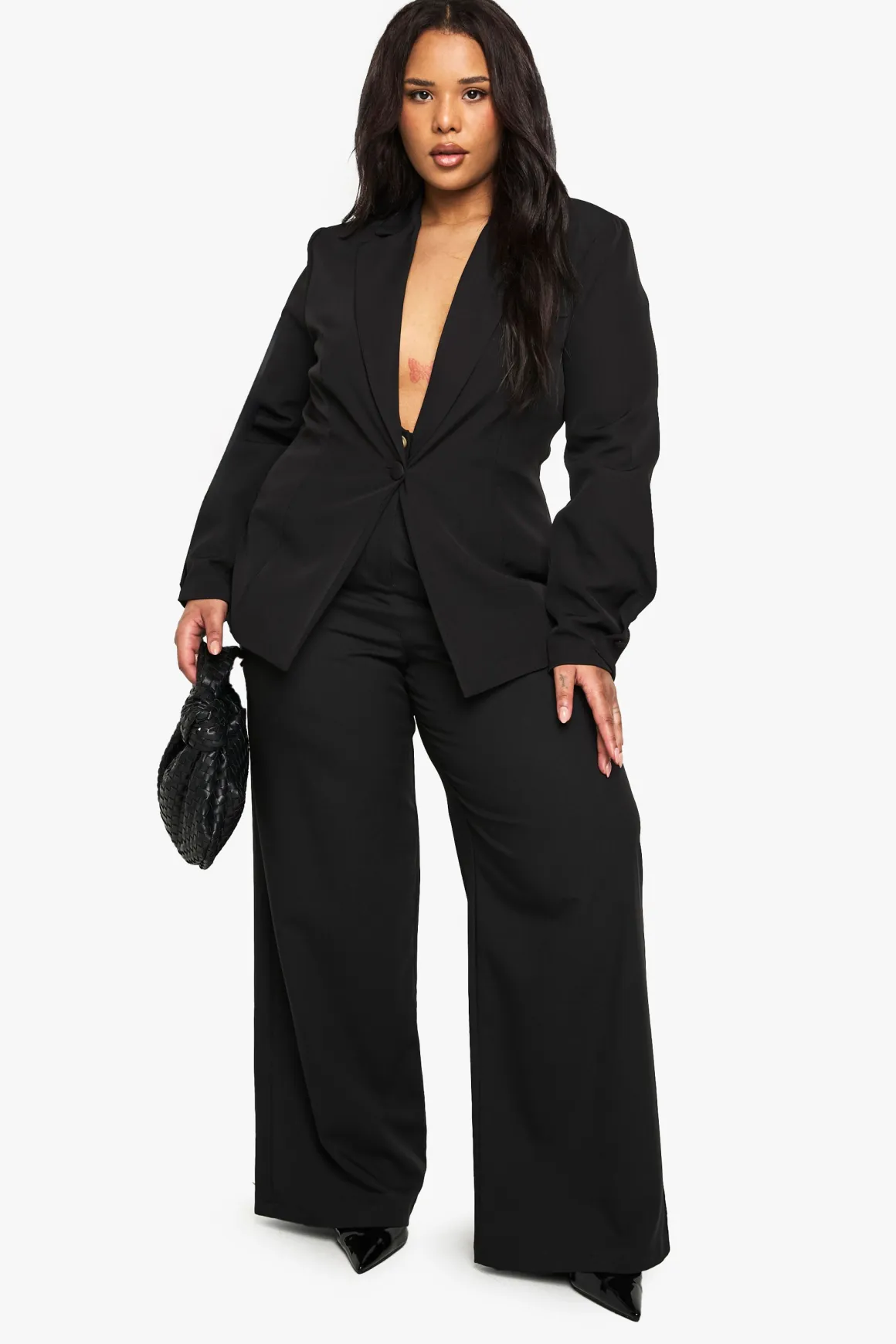 Blazer grande taille tissé, coupé sur mesure, avec détail de bouton en tissu assorti