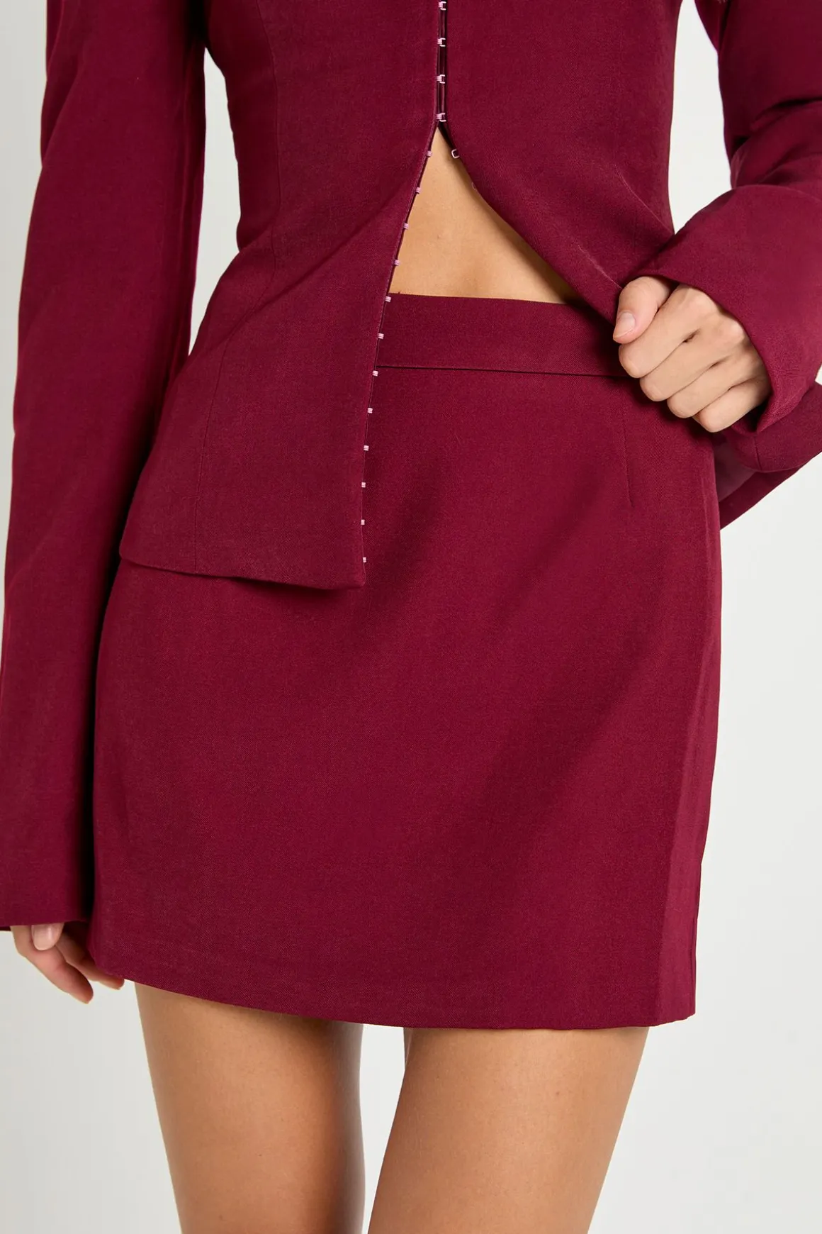 Blazer long ajusté à manches baril et à taille cintrée