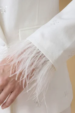 Blazer Orné De Bijoux Avec Manchettes En Plumes De Poule