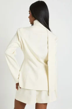 Blazer Ouvert Avec Détail Foulard