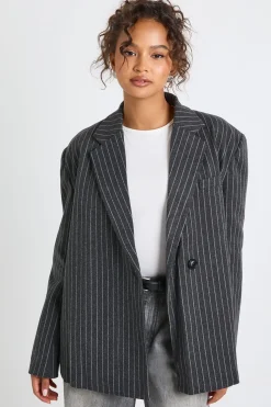 boohoo Blazer oversize asymétrique en laine à fines rayures<Femme Tailleurs|Blazers