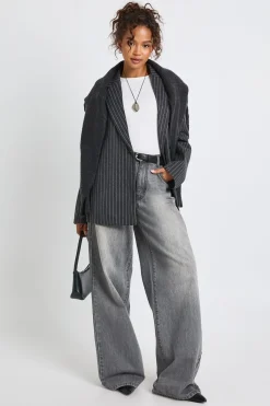 boohoo Blazer oversize asymétrique en laine à fines rayures<Femme Tailleurs|Blazers