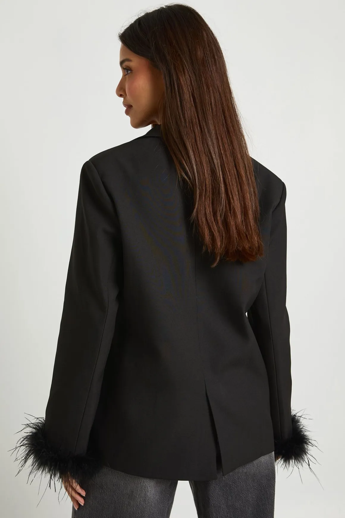 Blazer oversize à poignets en plumes