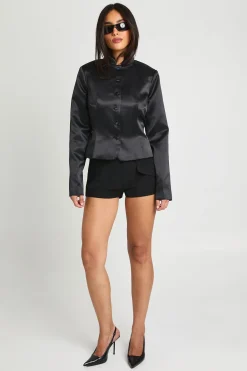 boohoo Blazer Péplum Structuré En Satin Avec Boutonnage<Femme Tailleurs|Satin Et Dentelle