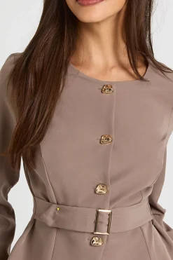 Blazer sans col à garniture dorée