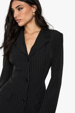 boohoo Blazer structuré à fines rayures<Femme Tailleurs|Blazers