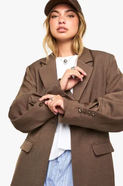 boohoo Blazer surdimensionné à simple boutonnage avec détails boutons et manches volumineuses<Femme Looks Chocolat|Looks Preppy