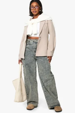 Blazer sur‑mesure en tissu tissé Plus avec détails de bouton en tissu assorti