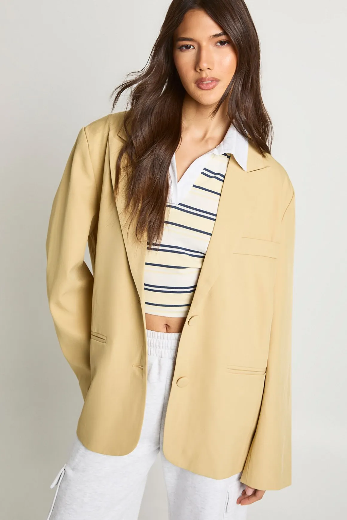 Blazer sur-mesure à simple boutonnage et coupe décontractée