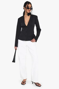 Blazer taillé à décolleté plongeant sans col