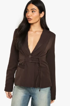 Blazer tailleur avec détail de boucle