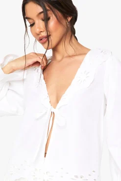 boohoo Blouse brodée Cutwork à nouer à l’avant<Femme Tops