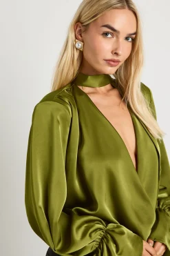 Blouse à détail d'écharpe en satin