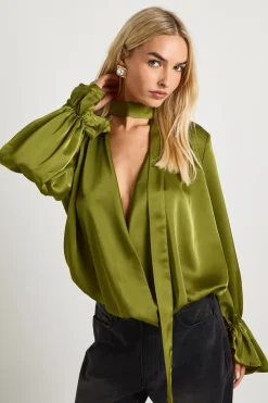 Blouse à détail d'écharpe en satin