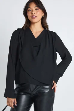 Blouse en chiffon à col drapé et épaulettes