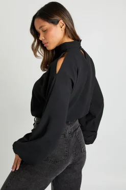 boohoo Blouse en chiffon à encolure halter, épaules dénudées, manches chauve-souris<Femme Tops