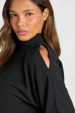 boohoo Blouse en chiffon à encolure halter, épaules dénudées, manches chauve-souris<Femme Tops