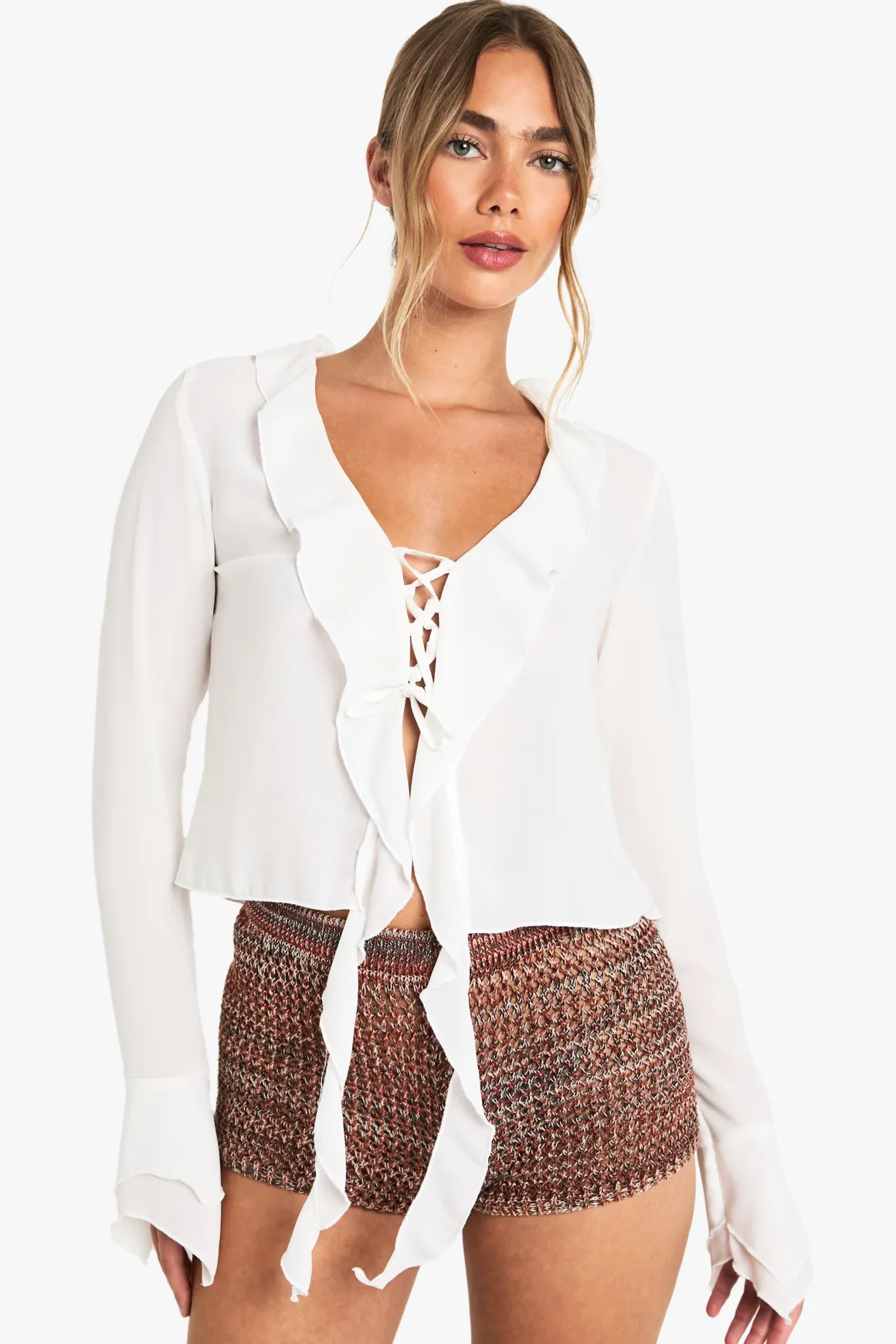 Blouse en chiffon à nouer sur le devant et à volants