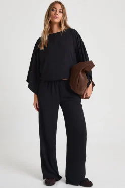 Blouse à encolure fendue & pantalon à jambes larges coordonné