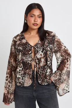 boohoo Blouse En Mousseline Grande Taille À Imprimé Animalier Mixte Avec Volants Et Nœud Devant<Femme Tops
