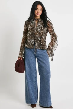 boohoo Blouse en mousseline à nouer sur le devant avec imprimé léopard<Femme Imprimé Léopard|Tops D’Automne