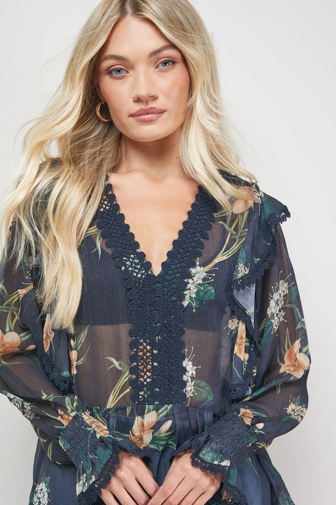 Blouse en Mousseline Transparente Imprimée à Détails Volantés