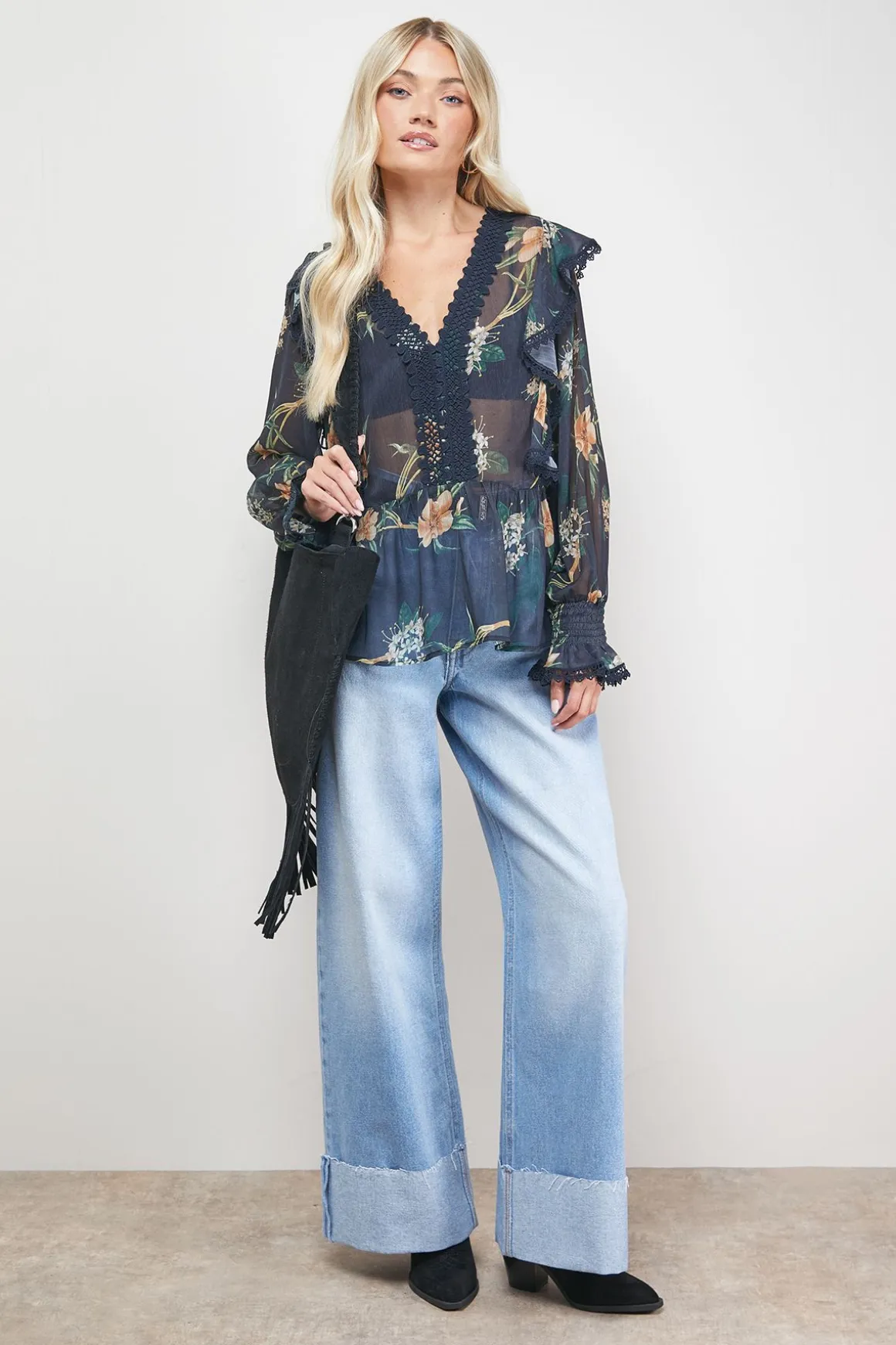 Blouse en Mousseline Transparente Imprimée à Détails Volantés