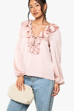 Blouse en satin martelé à volants