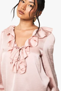 Blouse en satin martelé à volants