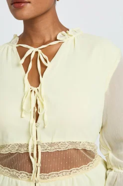 boohoo Blouse Grande Taille En Mousseline Crêpée Avec Empiècement En Dentelle<Femme Satin Et Dentelle|Tops