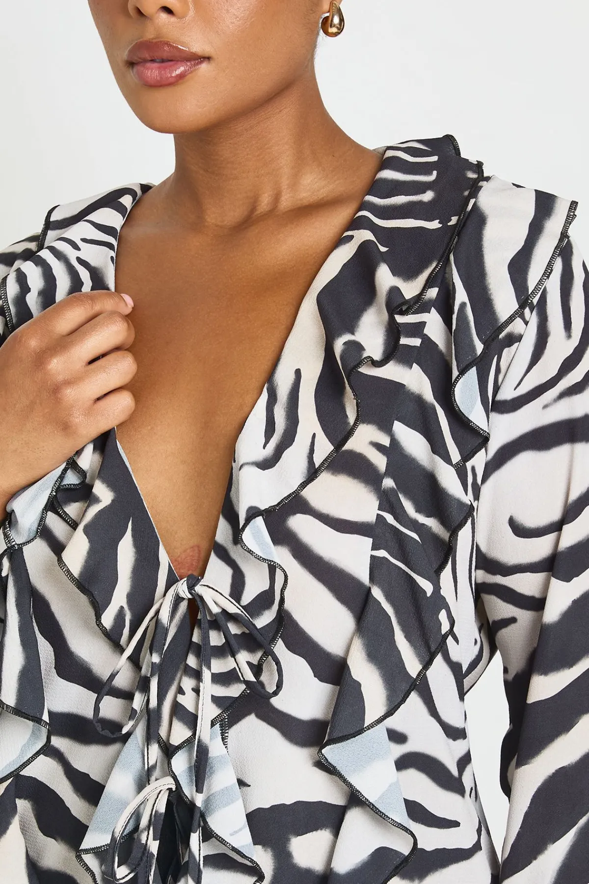 boohoo Blouse Grande Taille À Imprimé Zébré Avec Volants Frontaux<Femme Zebra Print|Tops