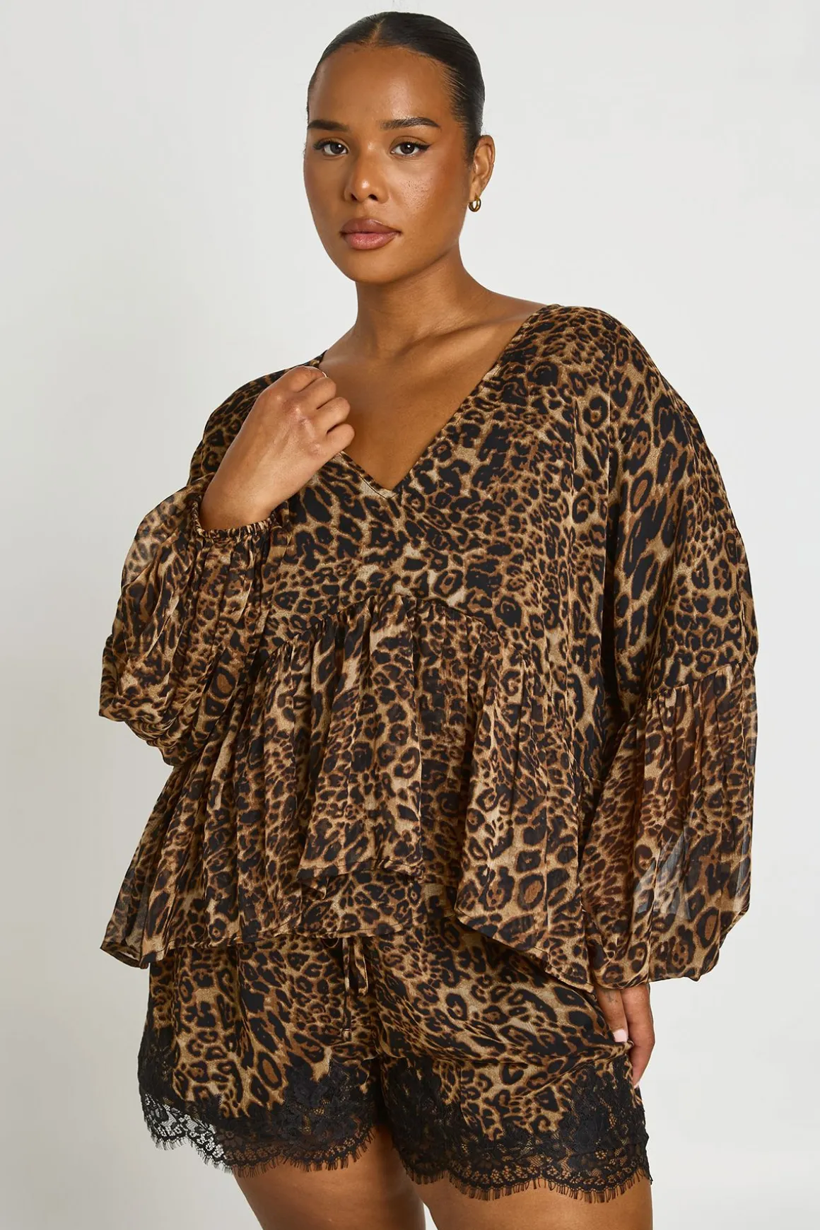 Blouse Grande Taille Léopard En Mousseline À Volants Et Décolleté Plongeant