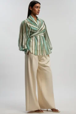 Blouse À Manches Spectaculaires En Organdi Slub Rayé Avec Détail Portefeuille Tissé