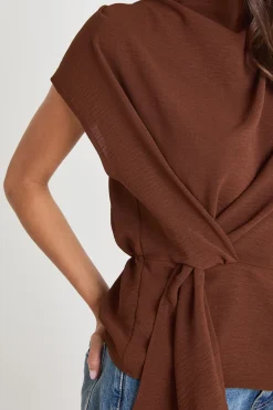 Blouse à nœud martelé, encolure drapée