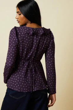 Blouse Tea Manches Longues à Pois Berry avec Col à Volants et Boutonnage Devant