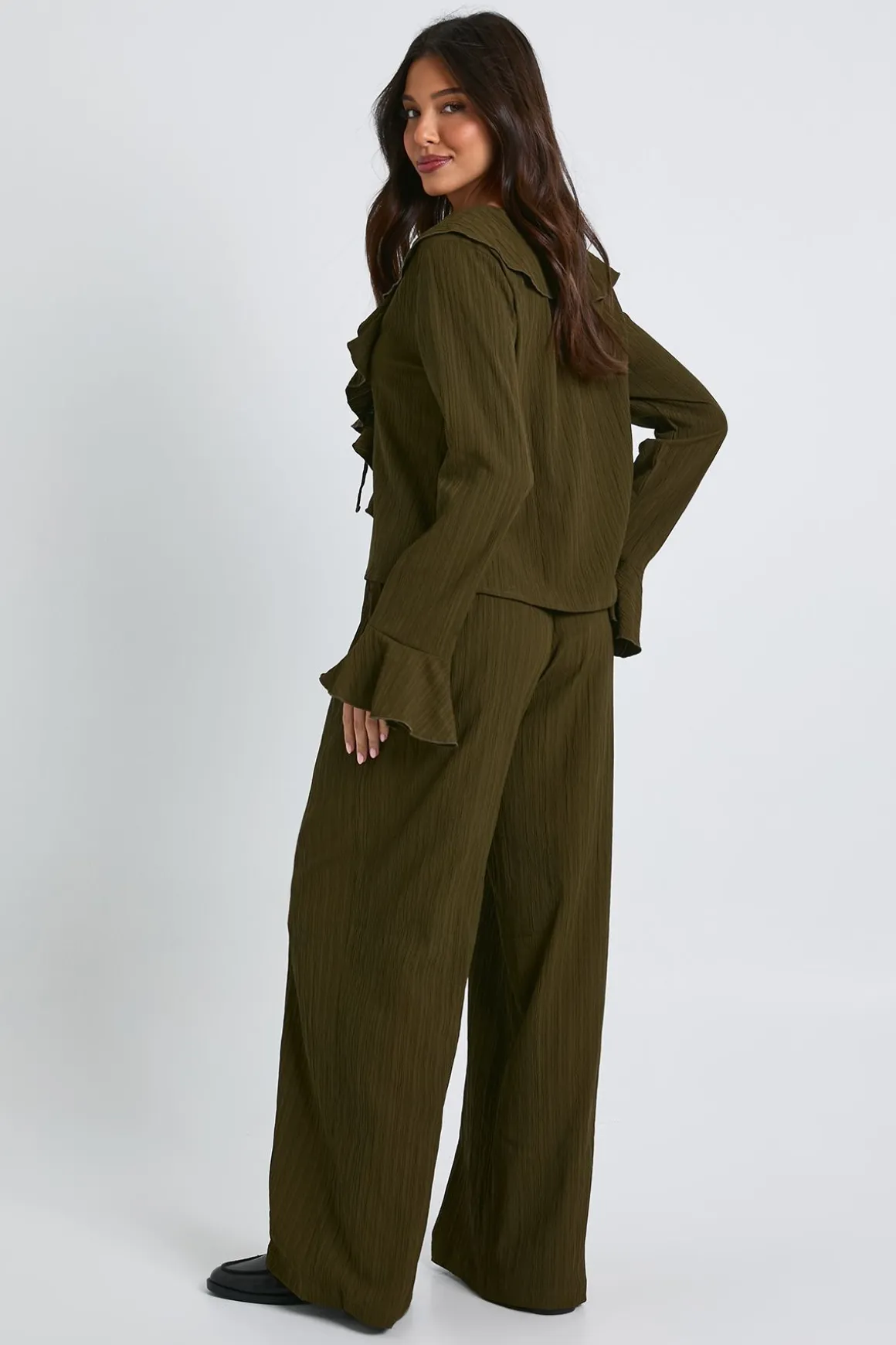 Blouse texturée froissée et pantalon à jambes larges coordonnés