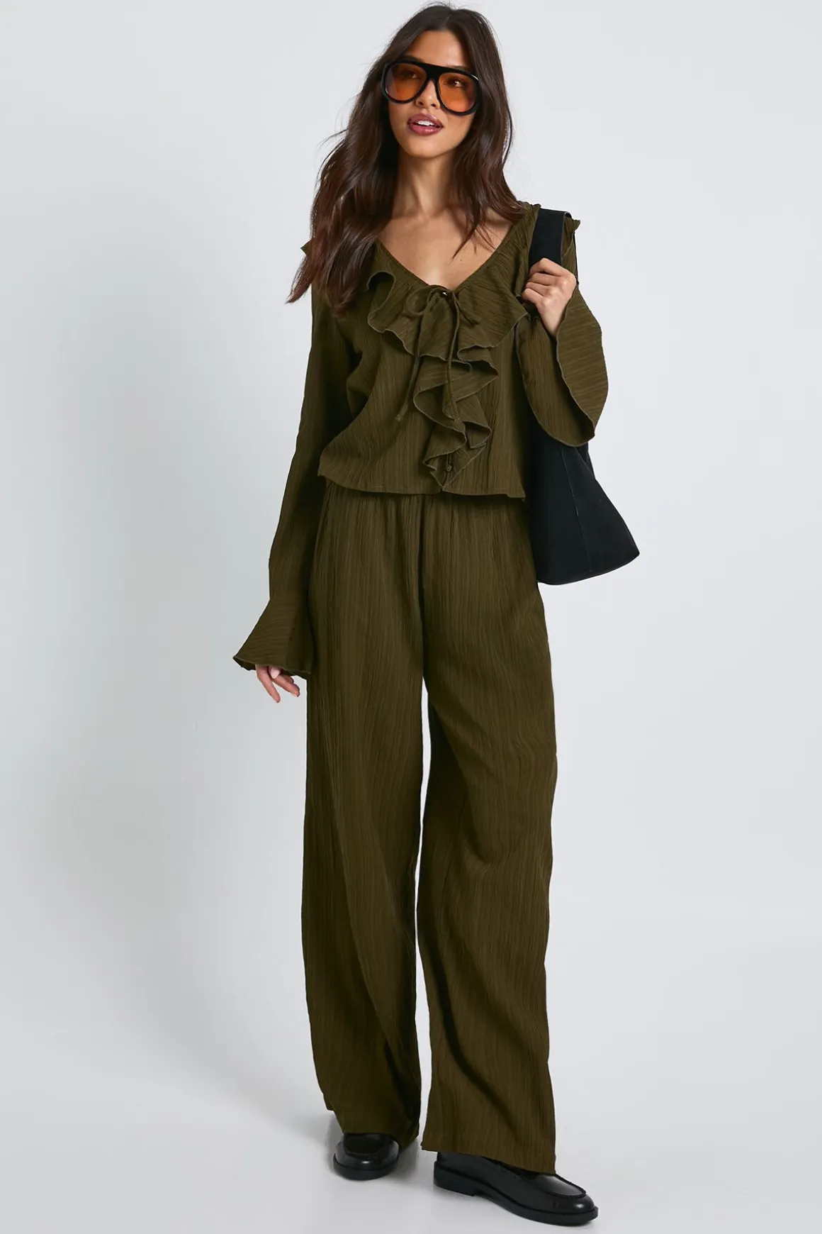 Blouse texturée froissée et pantalon à jambes larges coordonnés