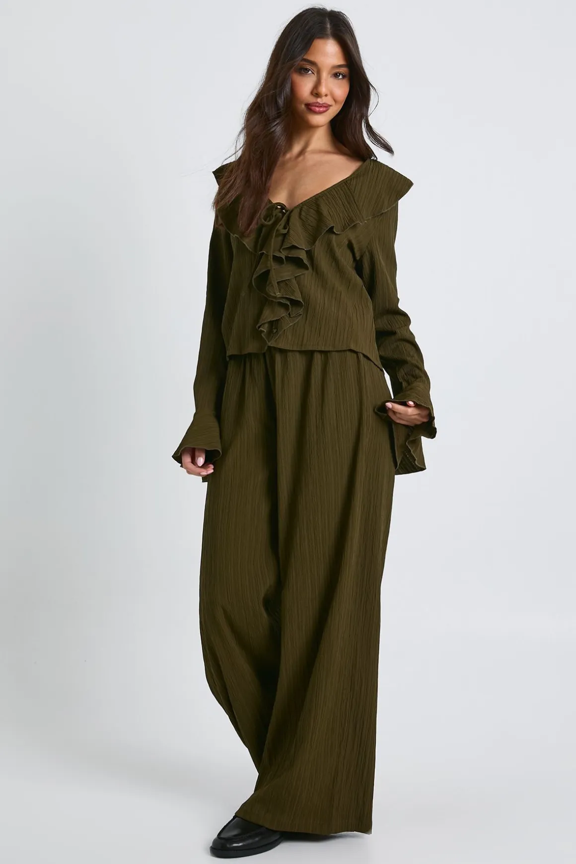Blouse texturée froissée et pantalon à jambes larges coordonnés