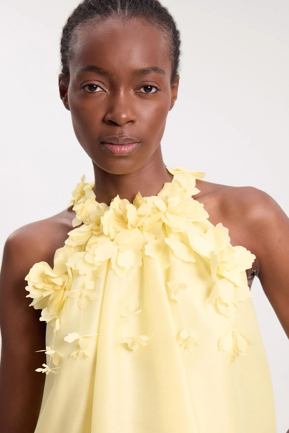 Blouse Tissée À Col Licou Avec Appliqué Floral
