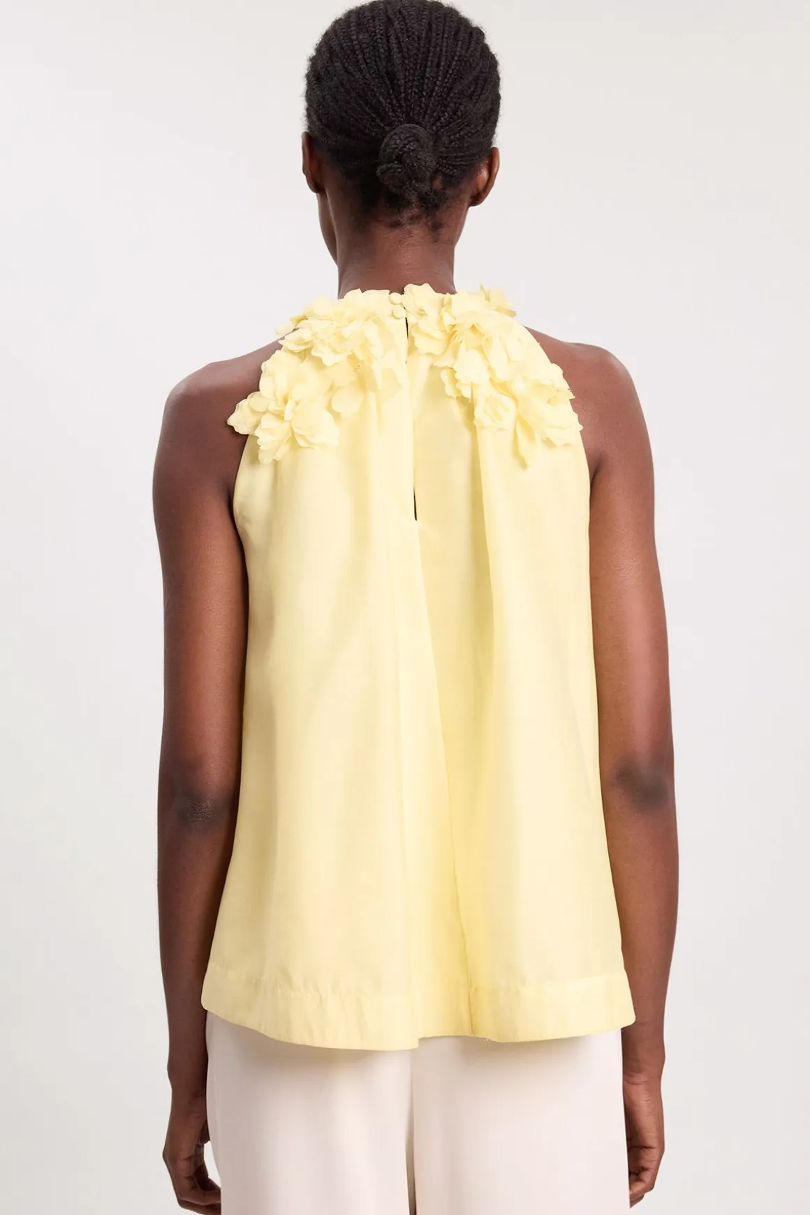 Blouse Tissée À Col Licou Avec Appliqué Floral