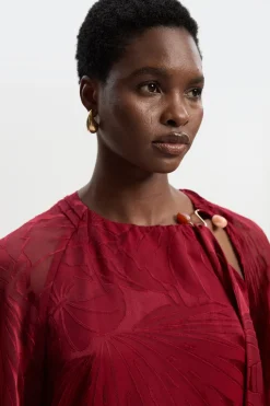 Blouse Tissée Dévorée à Manches Évasées avec Détail de Finition