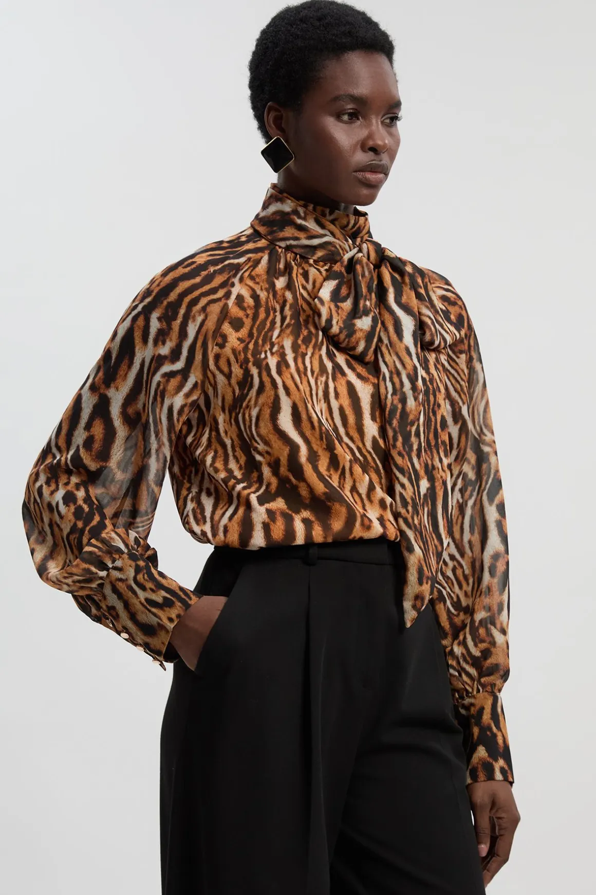 Blouse Tissée à Imprimé Animal en Georgette avec Nœud au Col