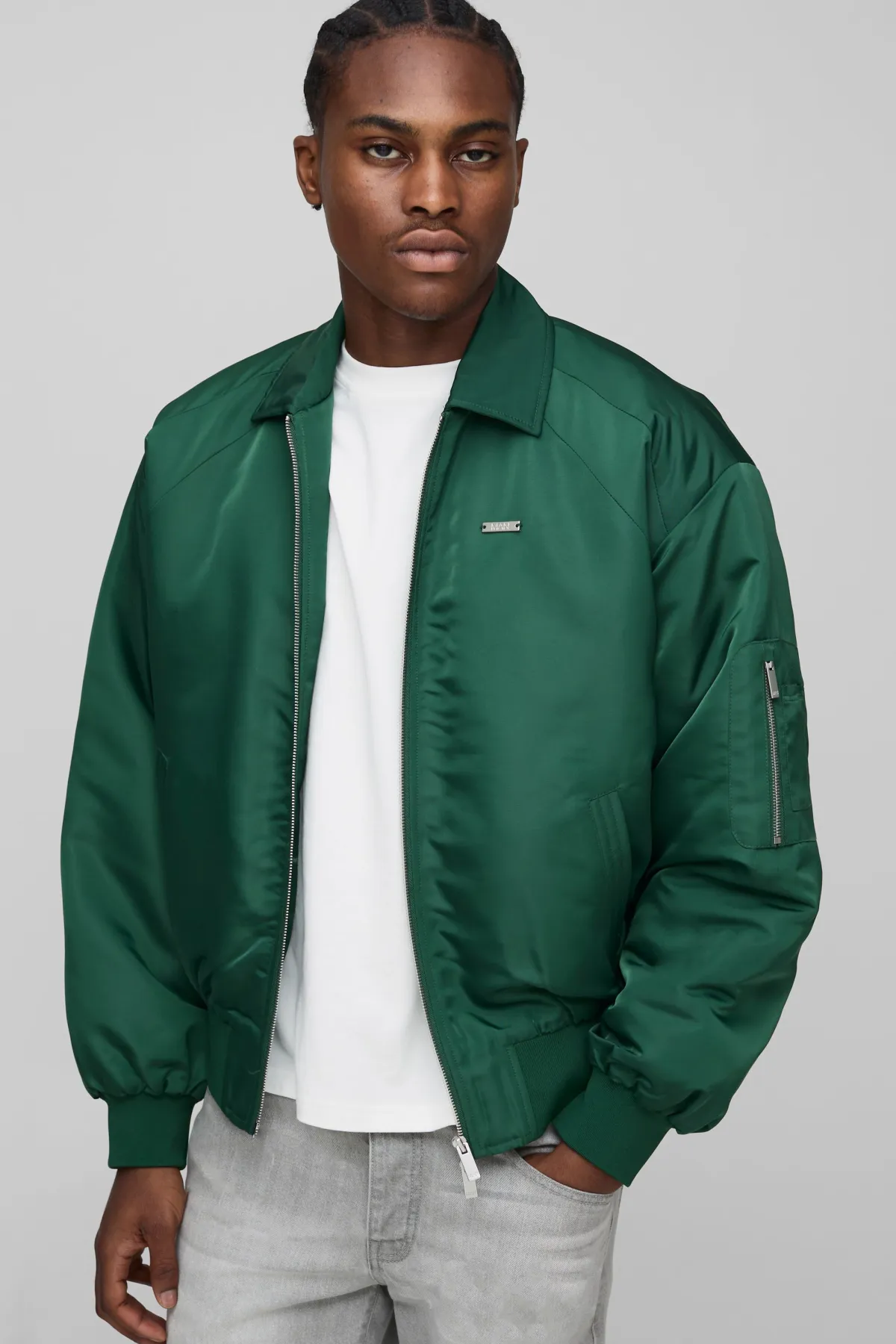 boohooMAN Blouson bomber, coupe boxy, allure satinée, à col en nylon<Homme Manteaux Et Vestes